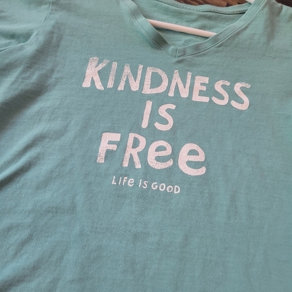 Life is Good "Kindness Is Free" Women's Cotton T Shirt Size Small - Picture 3 of 7
